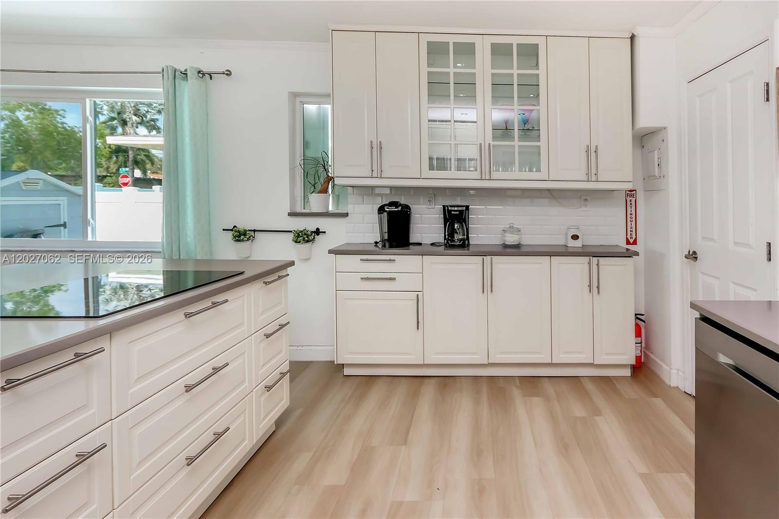 HOLLYWOOD LAKES SECTION - Residential