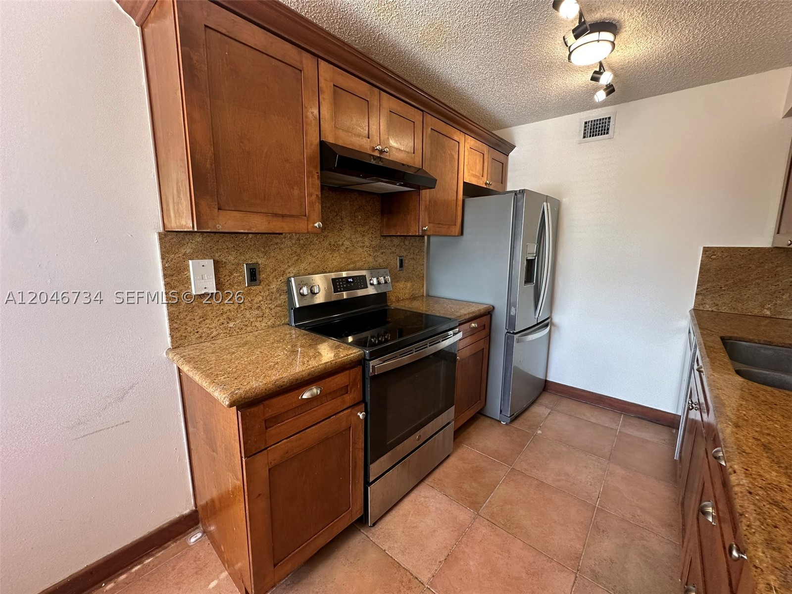 Beautifully updated 2-bedroom, 2-bath condo in the highly sought-after Greens at Doral, a premier gated community offering 24/7 security patrols in the heart of Doral.
This fantastic unit features brand-new carpet, almost-new appliances, includes in unit washer/dryer and is located in a building with a new roof, fresh exterior paint, and no special assessments—a rare find in today’s market. The layout provides comfortable living spaces, abundant natural light, and a welcoming atmosphere perfect for homeowners or investors alike.
The community offers resort-style amenities including a scenic lake, clubhouse, pool, jacuzzi, sauna, fitness center, tennis courts, and an indoor racquetball court. The unit also comes with two dedicated parking spaces, adding convenience and value.
Don’t miss this opportunity to own in one of the most desirable neighborhoods—move-in ready and priced to sell.