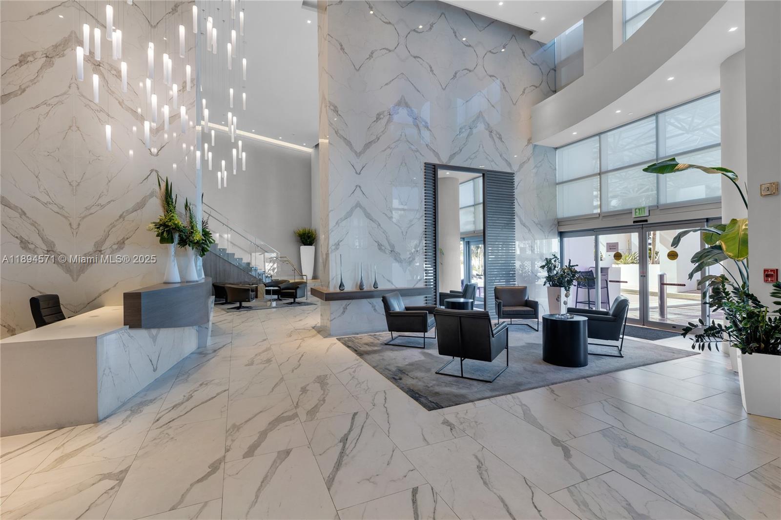 DIPLOMAT OCEANFRONT RESID - Residential Lease