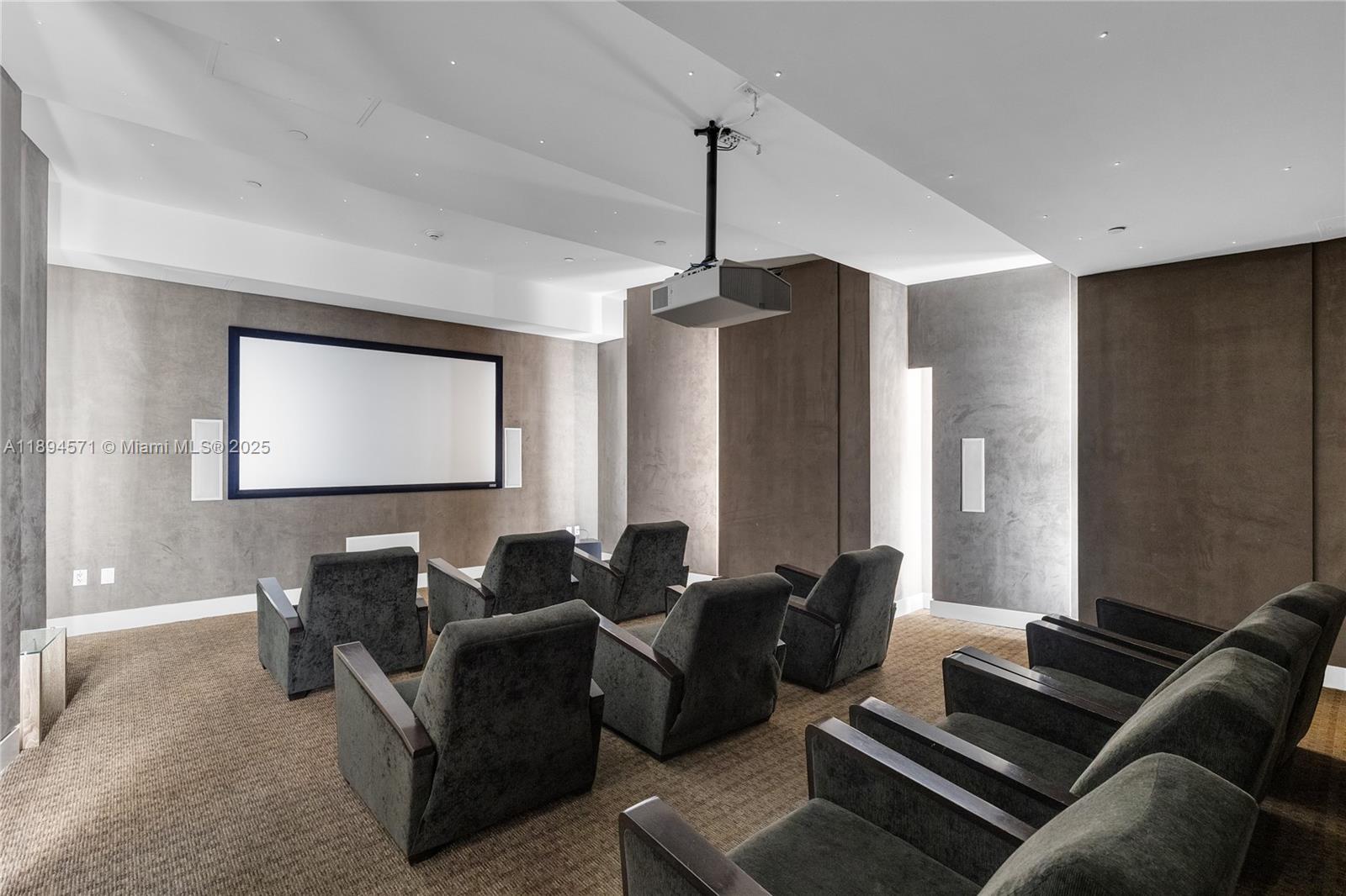 DIPLOMAT OCEANFRONT RESID - Residential Lease