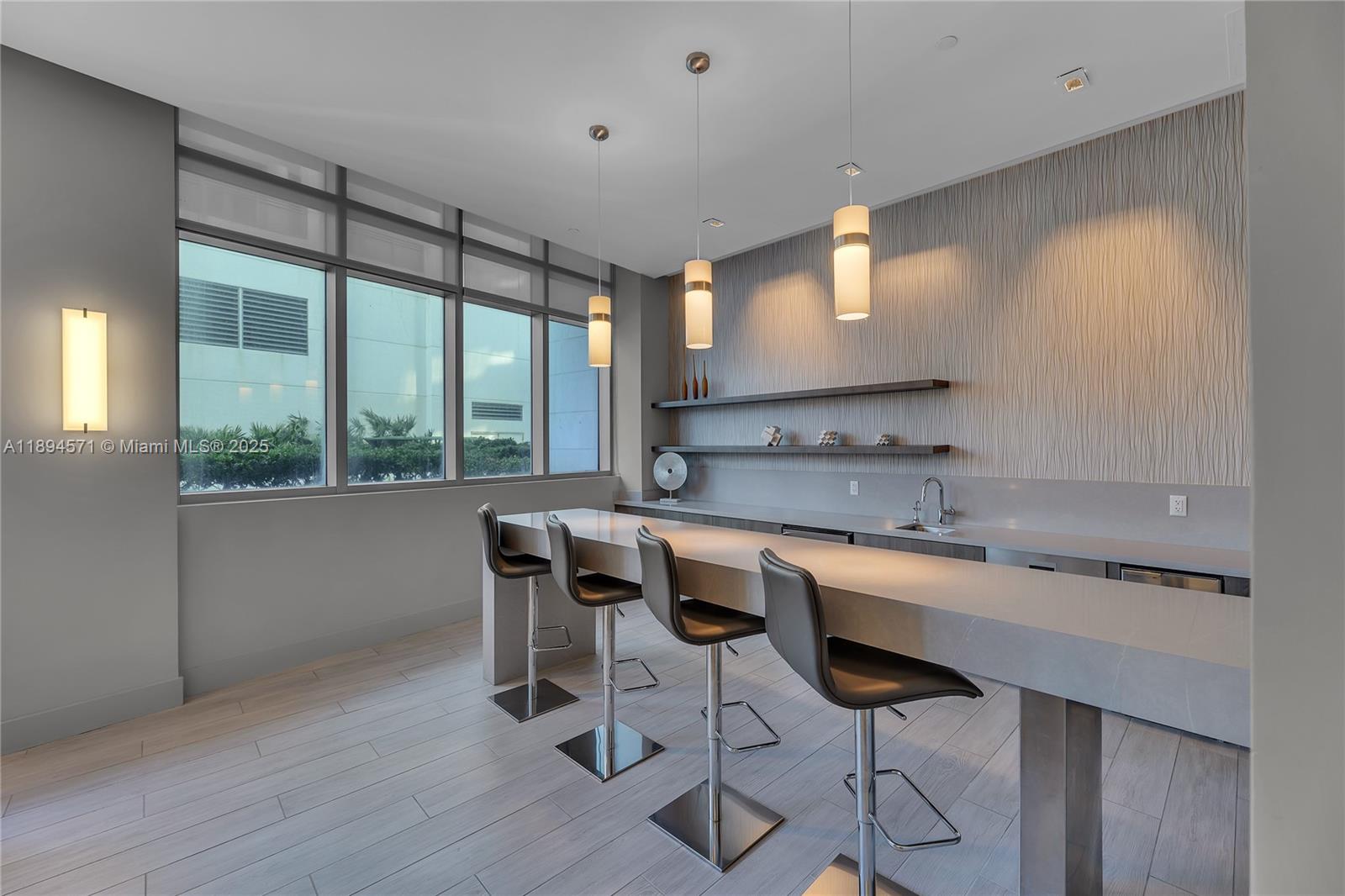 DIPLOMAT OCEANFRONT RESID - Residential Lease
