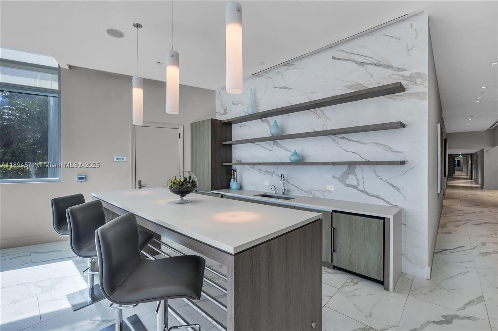 DIPLOMAT OCEANFRONT RESID - Residential Lease