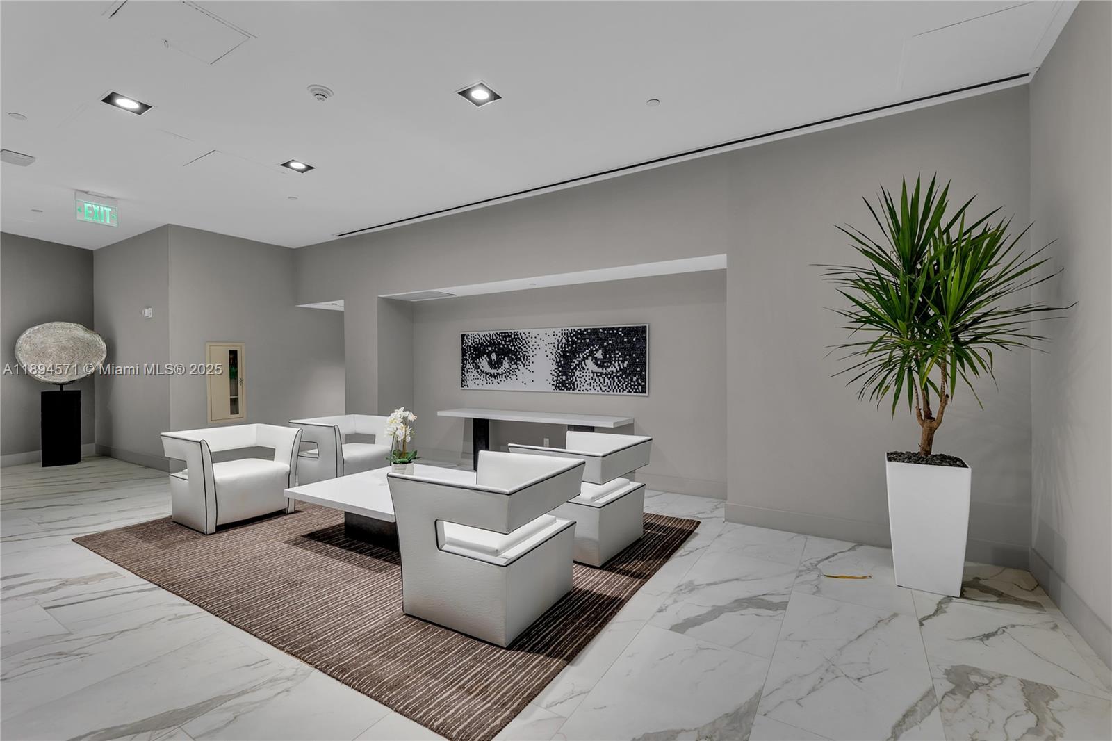 DIPLOMAT OCEANFRONT RESID - Residential Lease