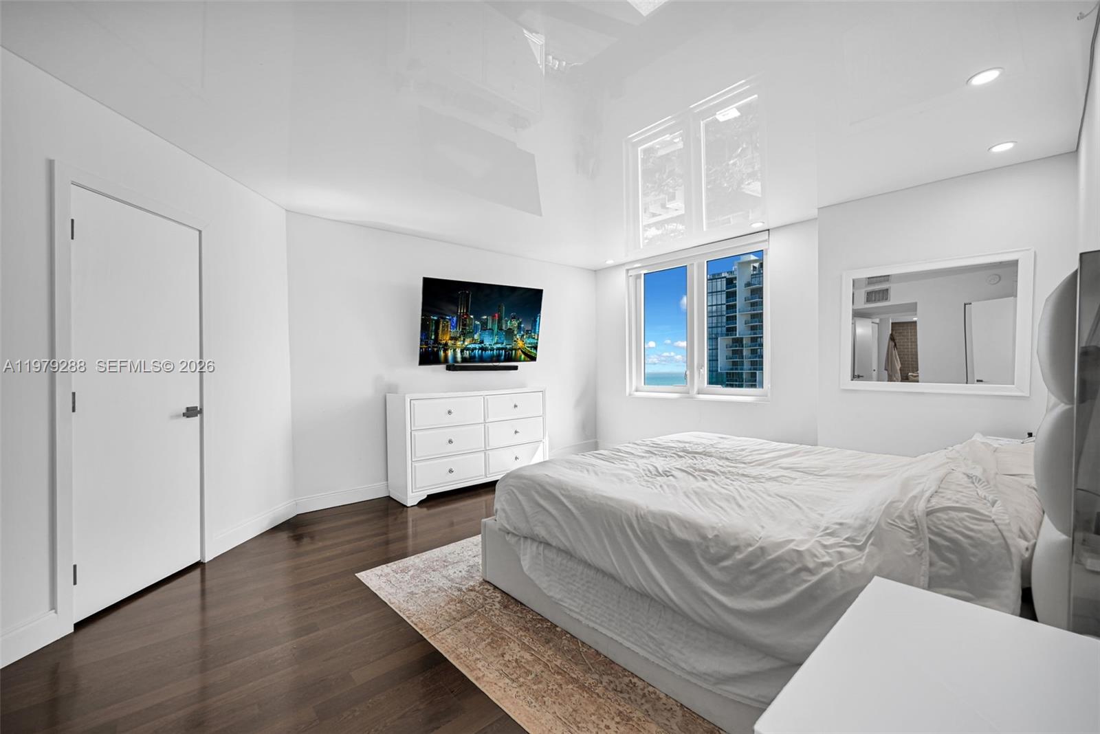 RONEY PALACE CONDO - Residential