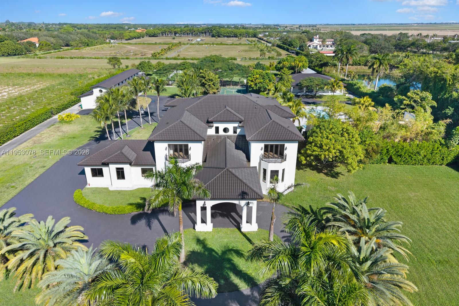 LINDBERGH'S LANDING - Residential