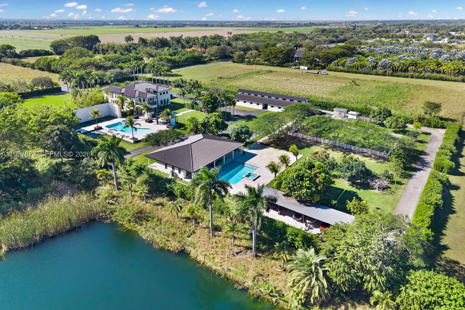 LINDBERGH'S LANDING - Residential