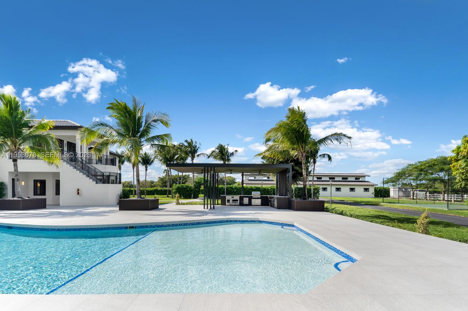 LINDBERGH'S LANDING - Residential