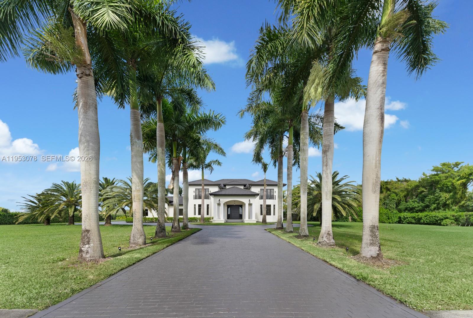LINDBERGH'S LANDING - Residential