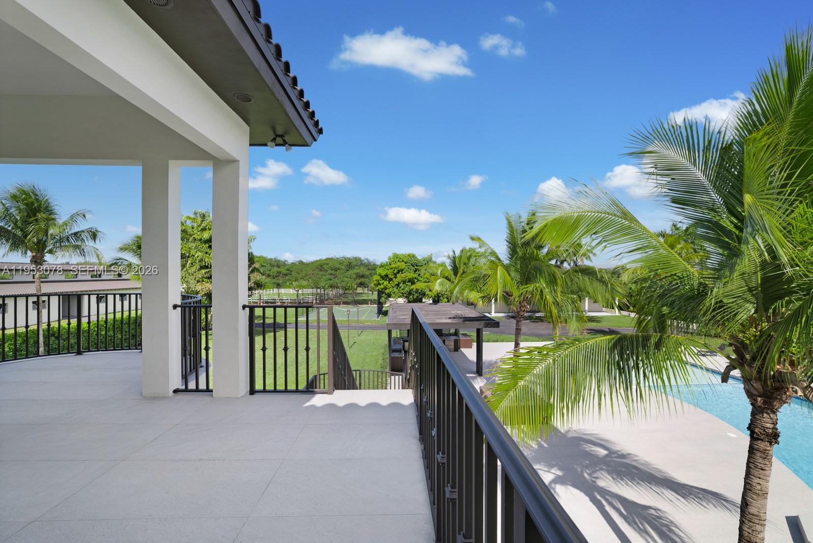 LINDBERGH'S LANDING - Residential