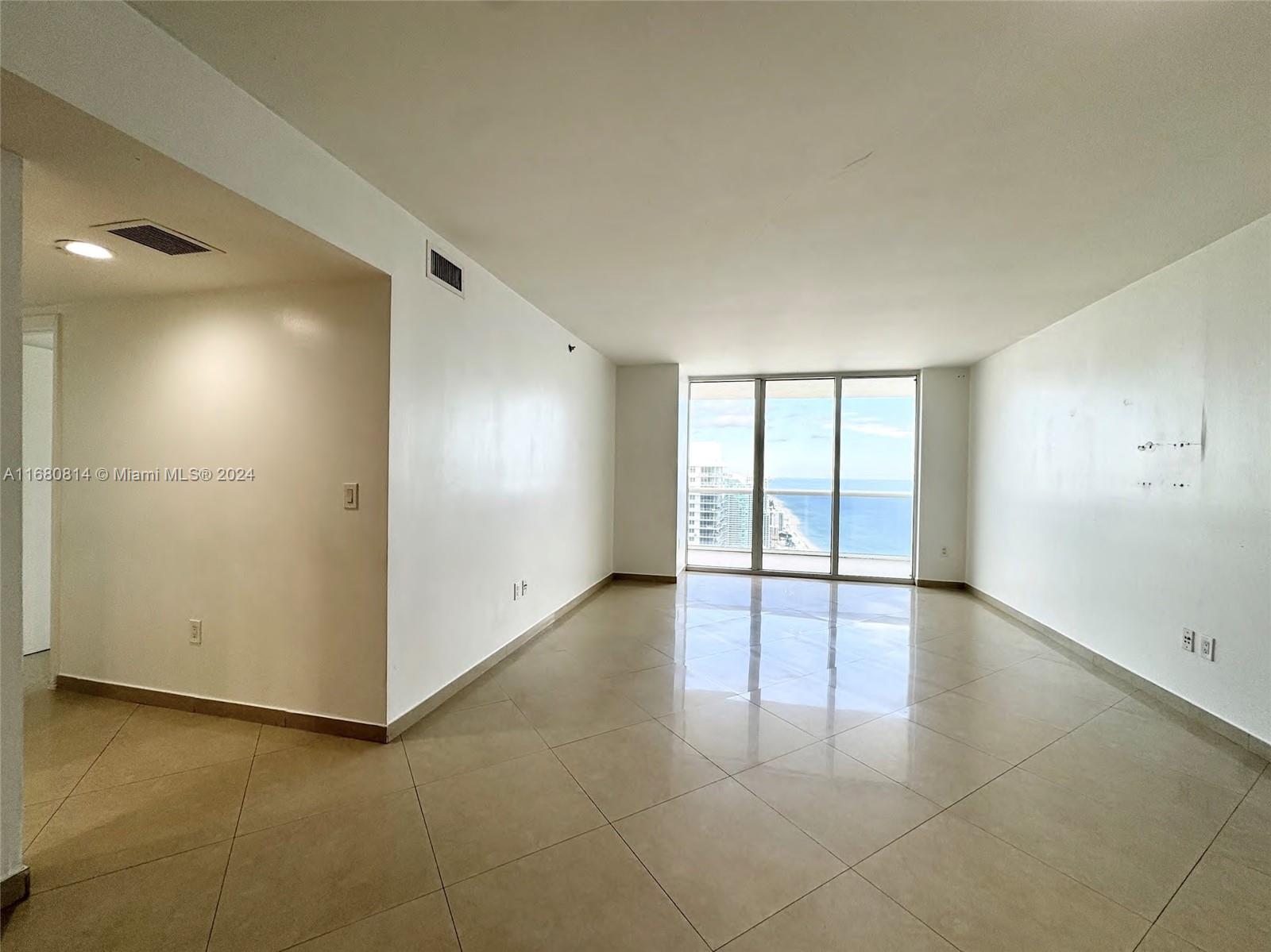 UNOBSTRUCTED VIEW OF THE OCEAN AND FORT LAUDERDALE SKYLINE.
Make this your next home! Easy to show.
2 bedrooms plus den, 2 full baths.