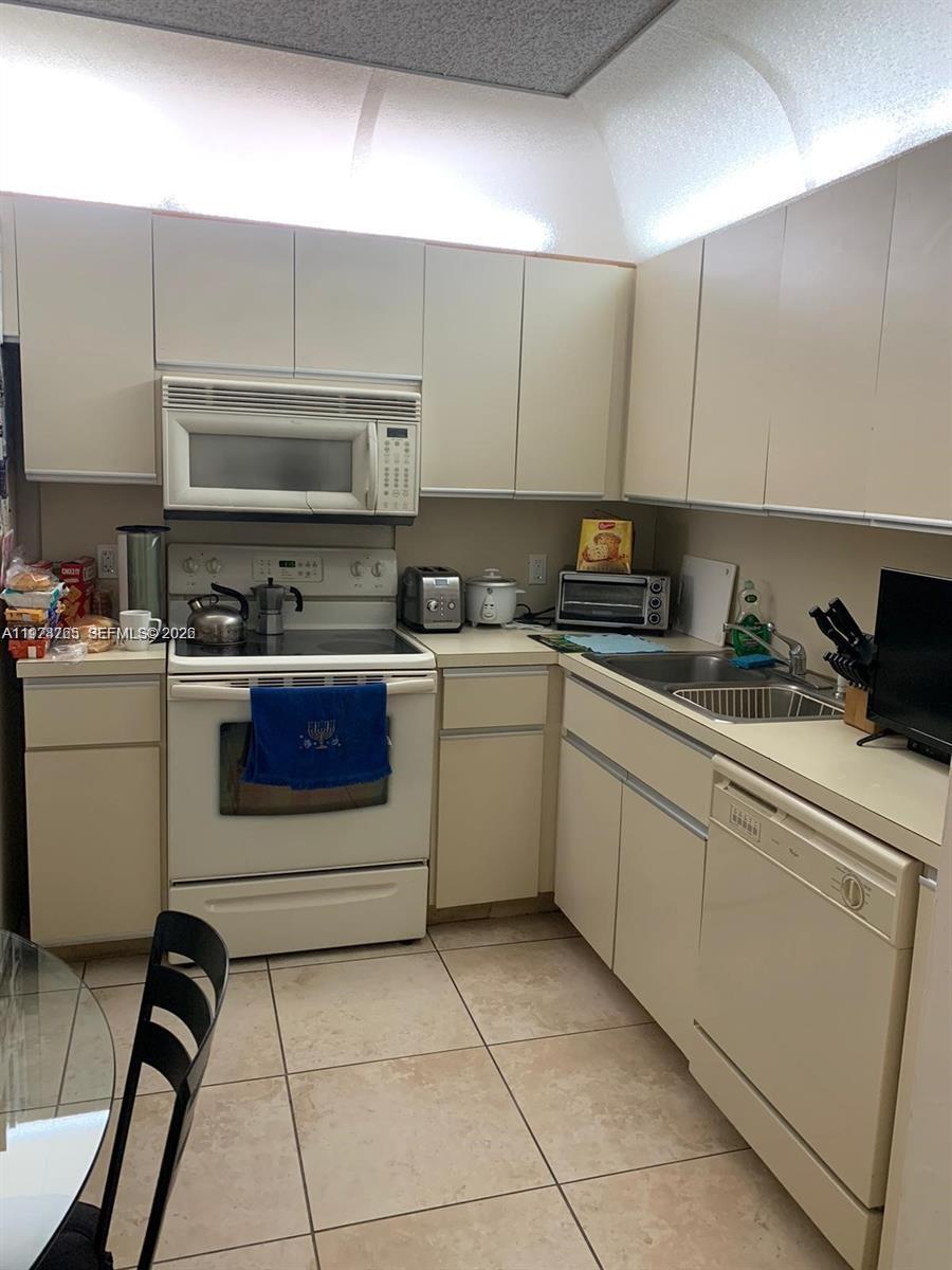 CHAMPLAIN TOWERS NORTH - Residential