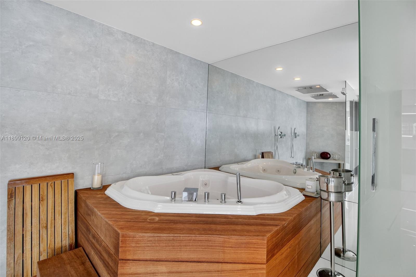 PORTOFINO TOWER CONDO - Residential