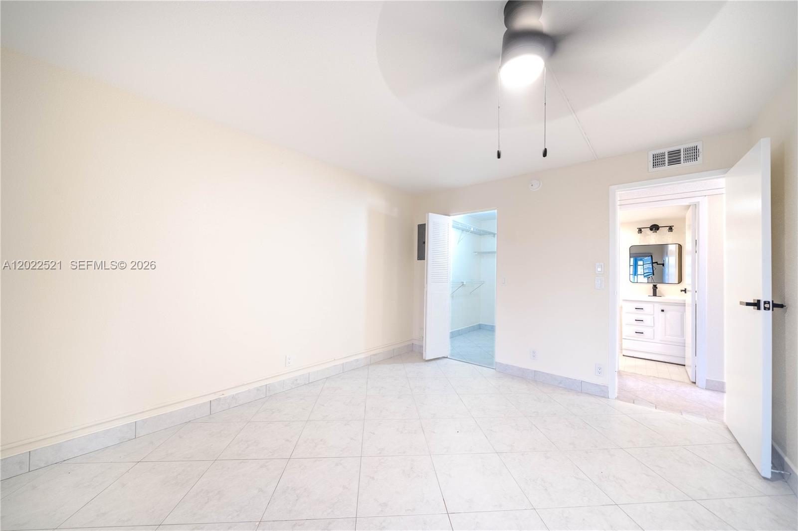 KINGS POINT BRITTANY COND - Residential