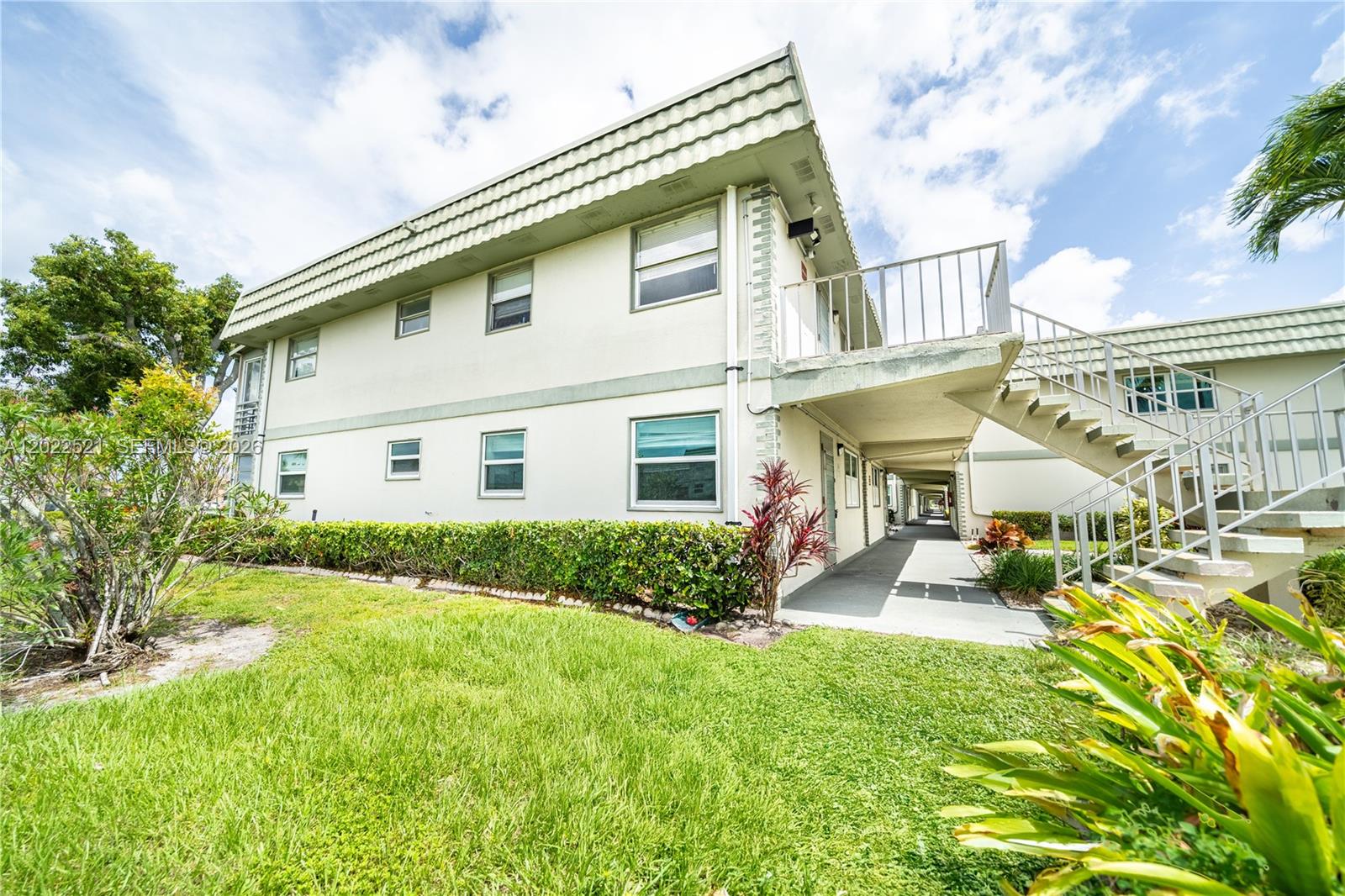 KINGS POINT BRITTANY COND - Residential