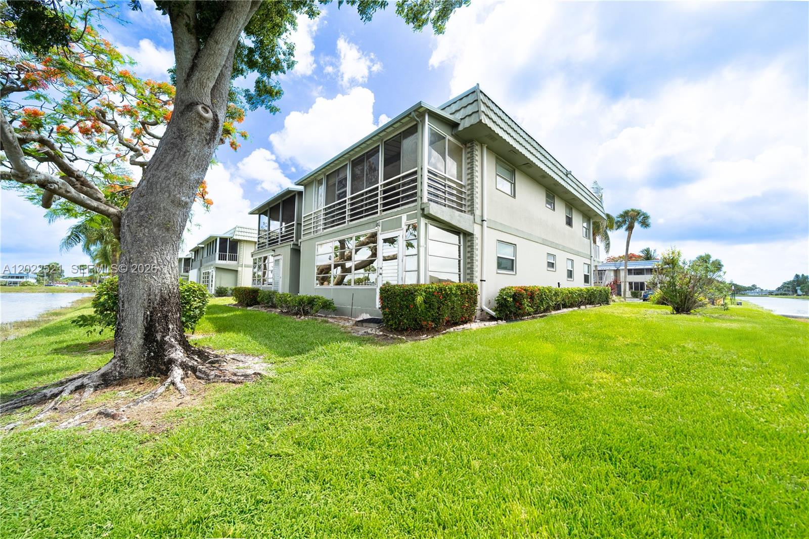 KINGS POINT BRITTANY COND - Residential