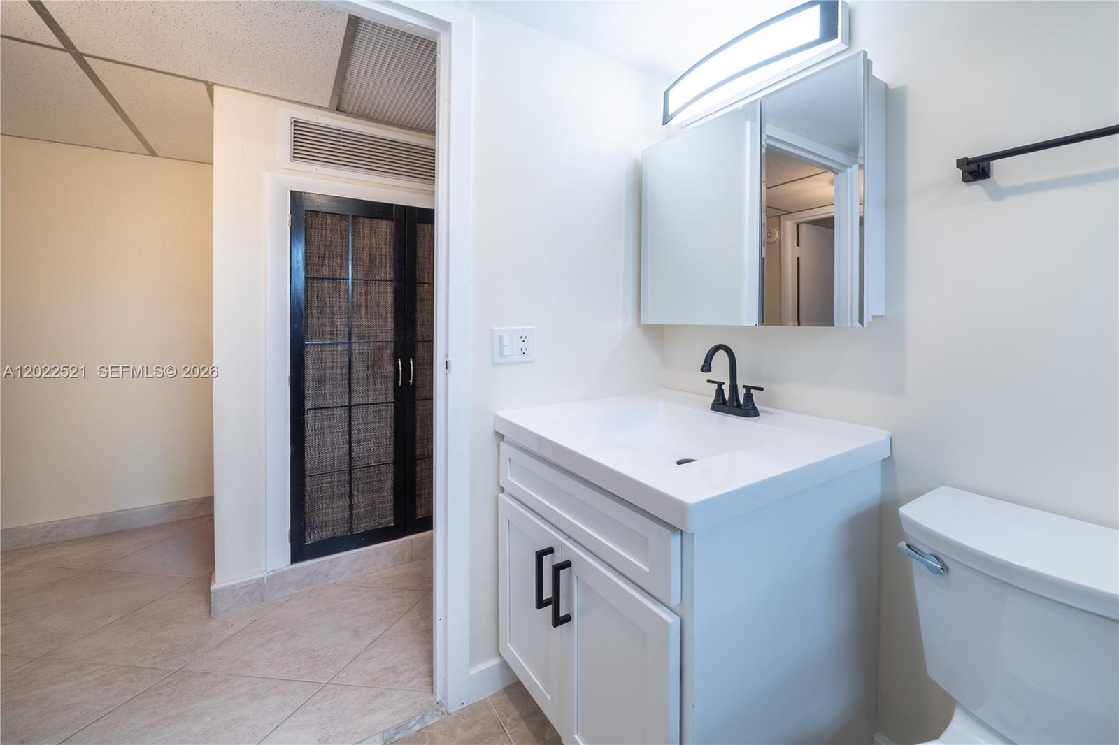 KINGS POINT BRITTANY COND - Residential
