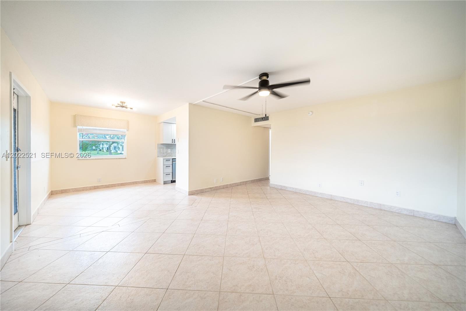 KINGS POINT BRITTANY COND - Residential