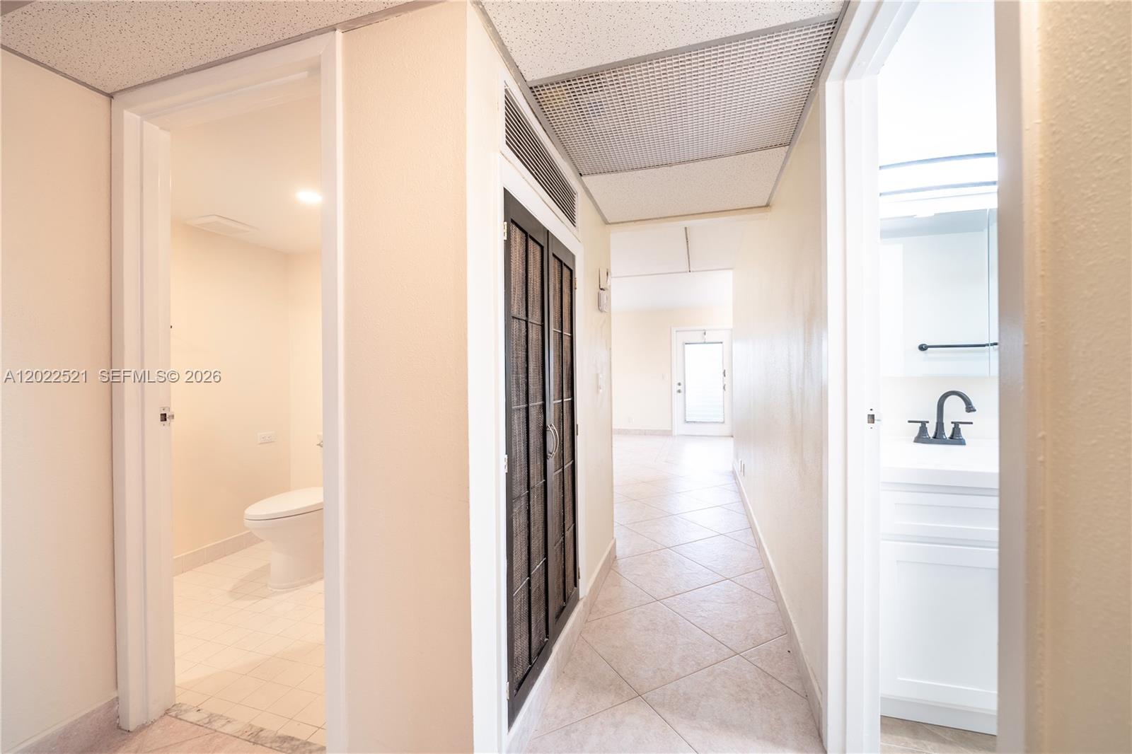 KINGS POINT BRITTANY COND - Residential