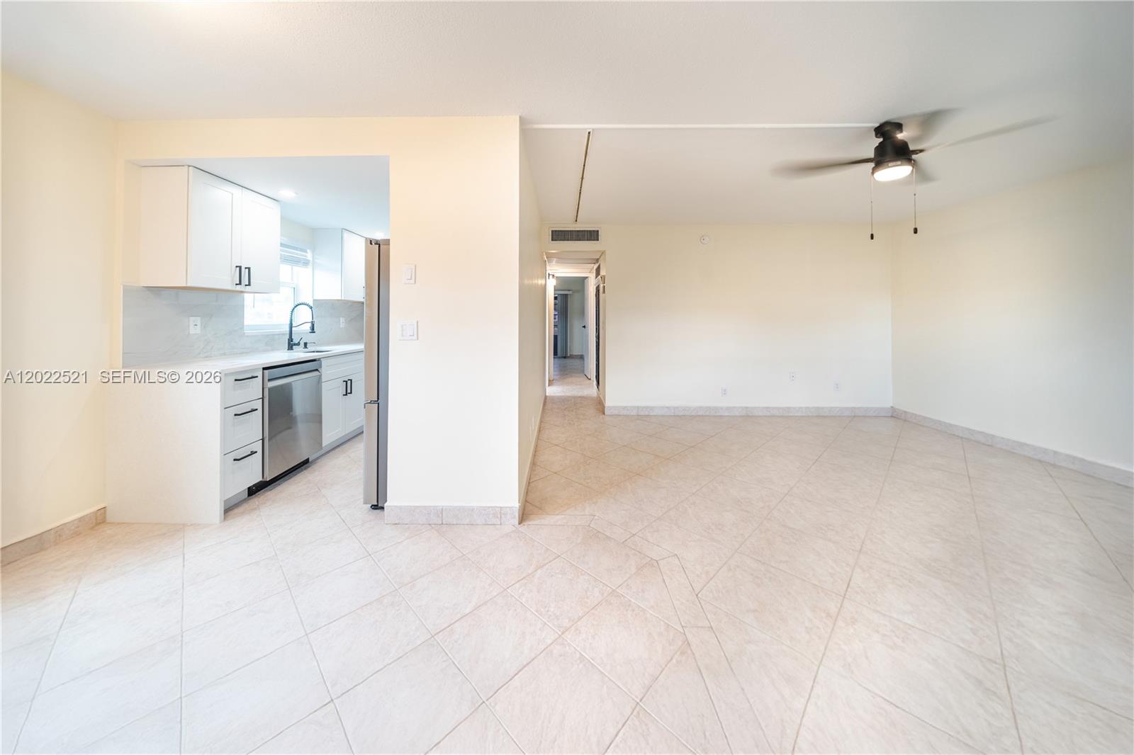 KINGS POINT BRITTANY COND - Residential