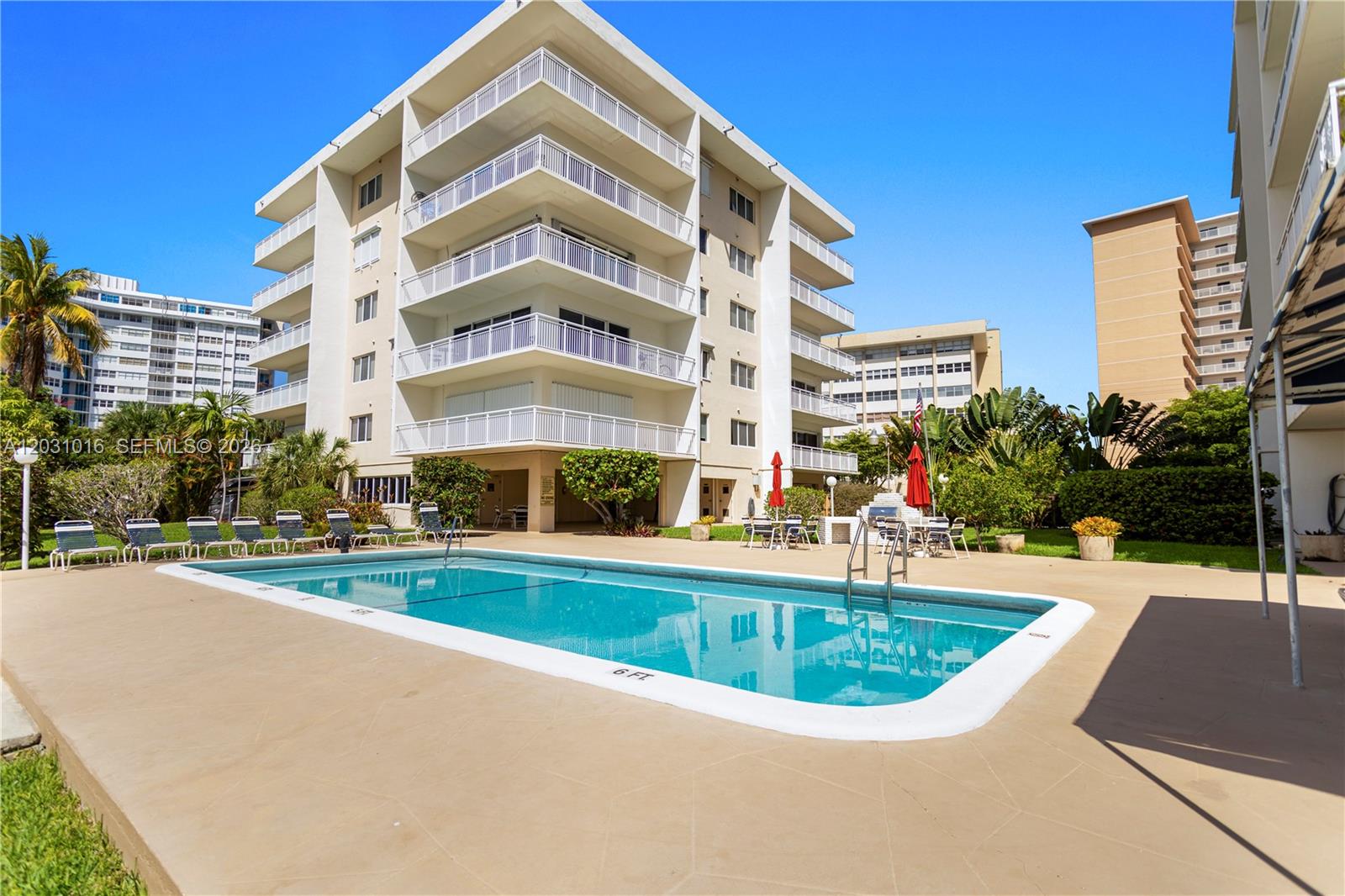 GOLDEN ISLES TOWERS CONDO - Residential
