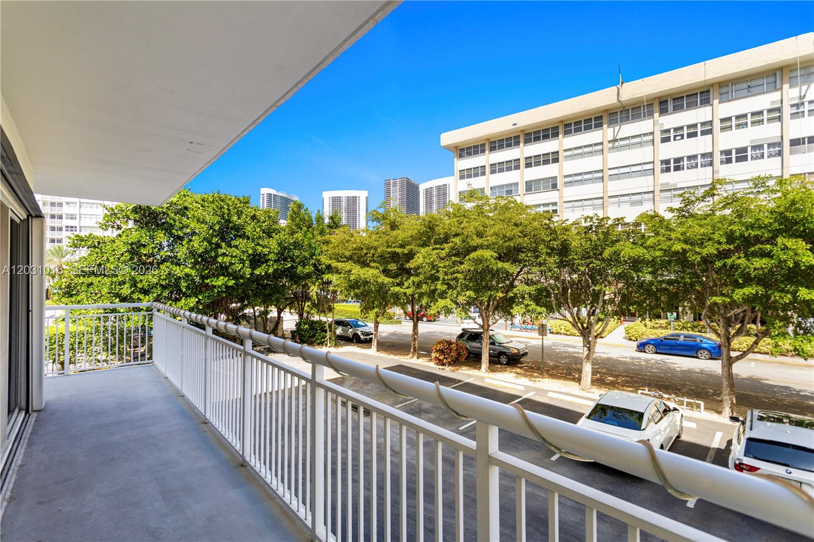 GOLDEN ISLES TOWERS CONDO - Residential