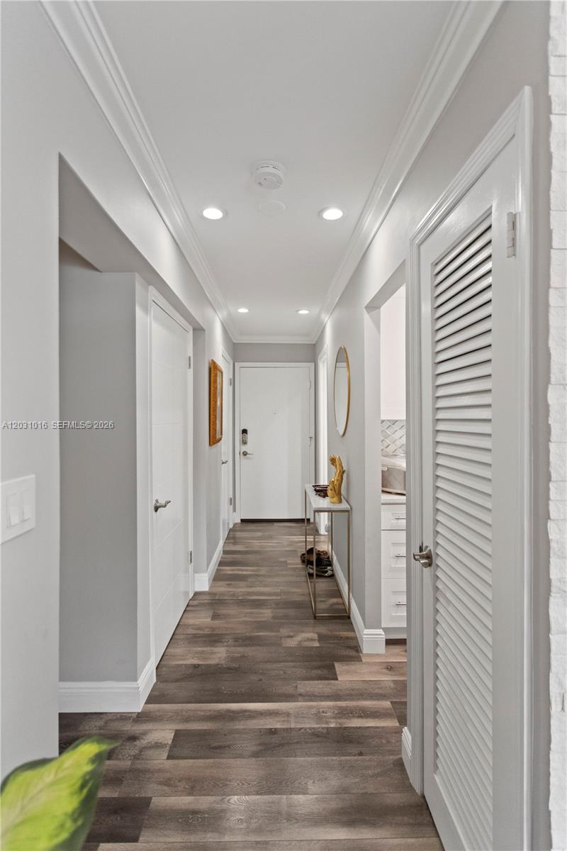 GOLDEN ISLES TOWERS CONDO - Residential