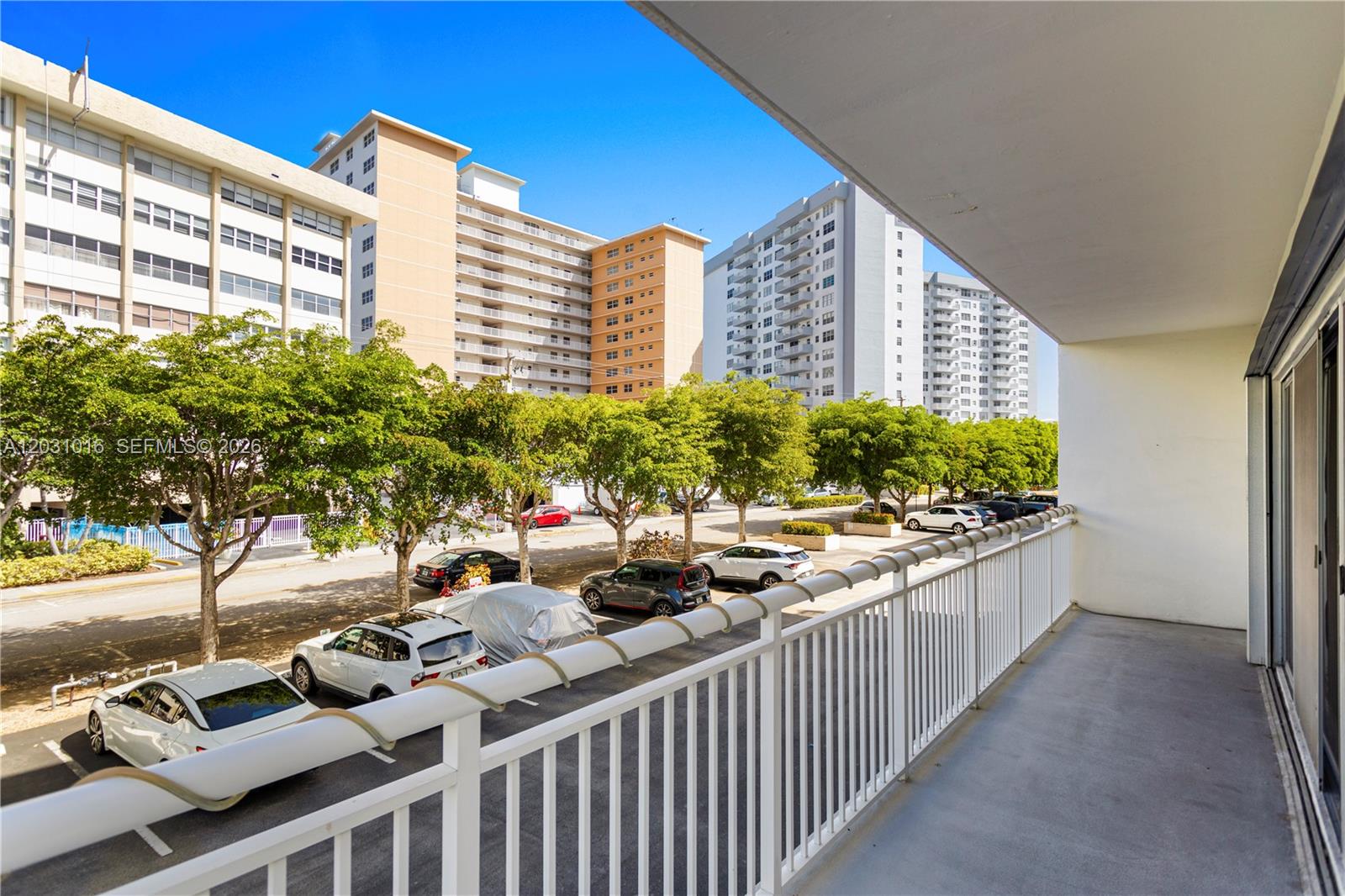 GOLDEN ISLES TOWERS CONDO - Residential