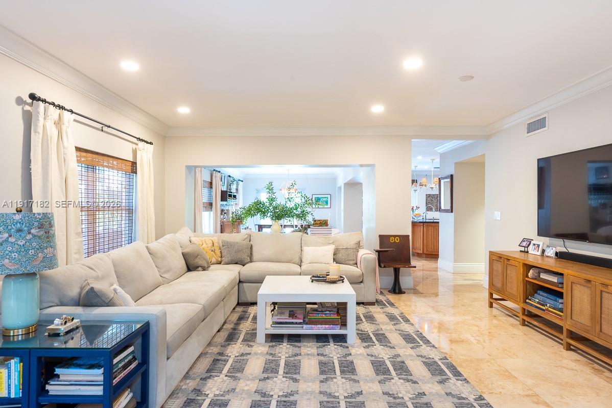 BAY HARBOR ISLAND - Residential