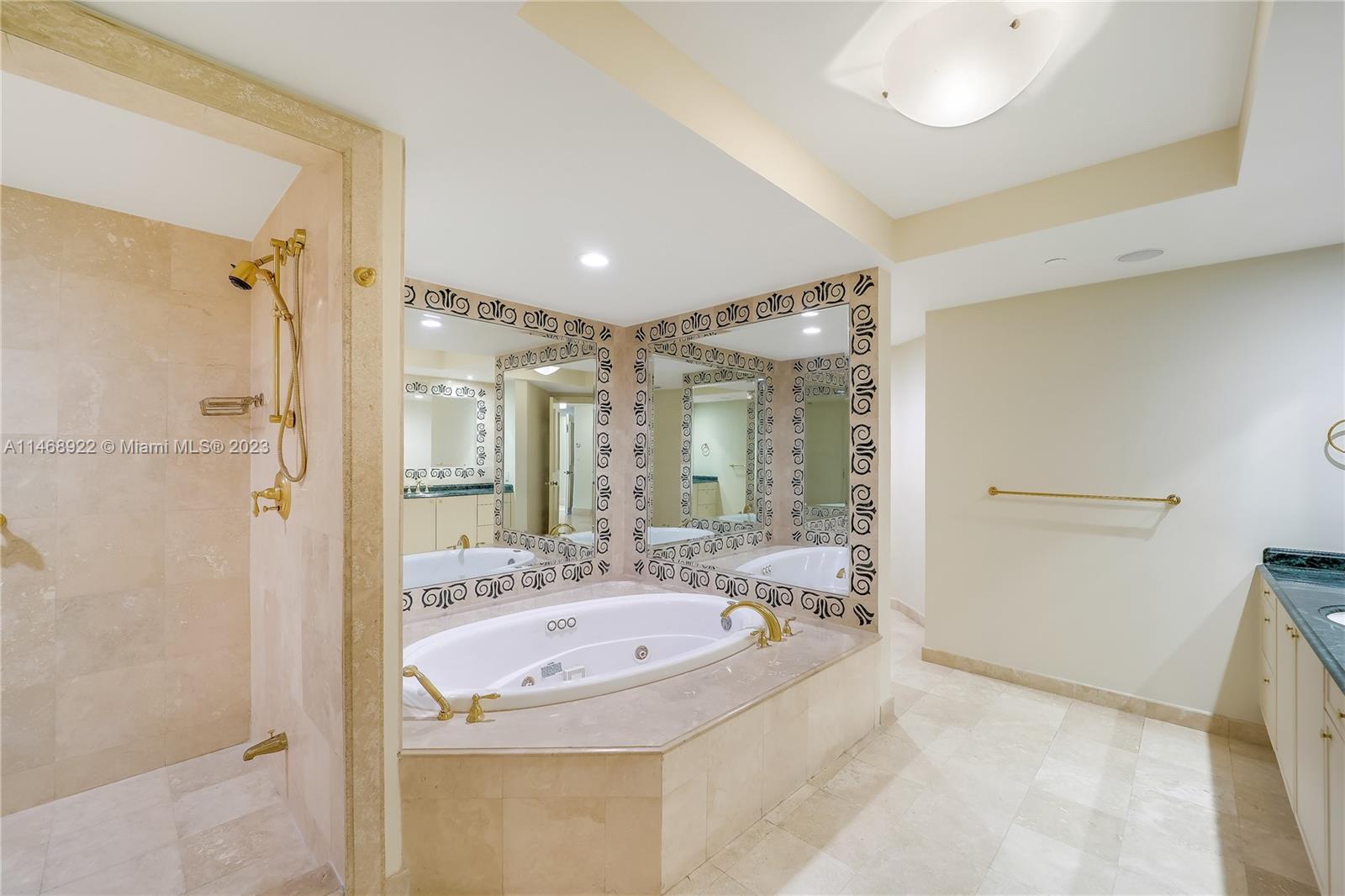 GRAND BAY TOWER CONDO - Residential Lease