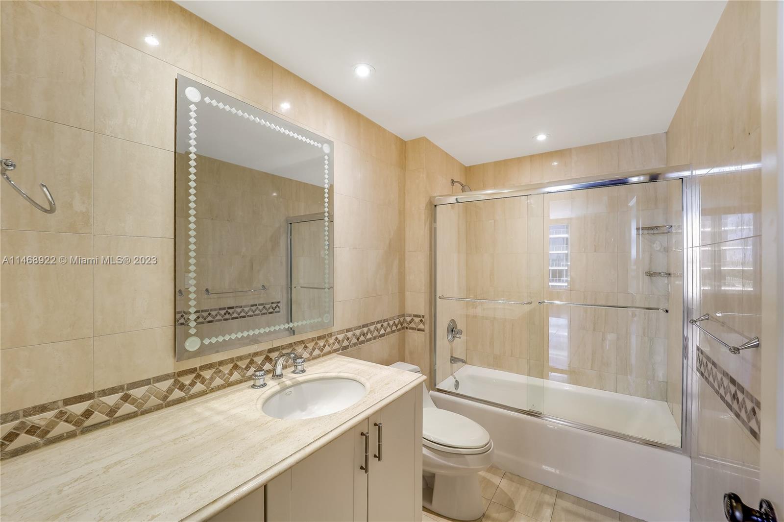 GRAND BAY TOWER CONDO - Residential Lease