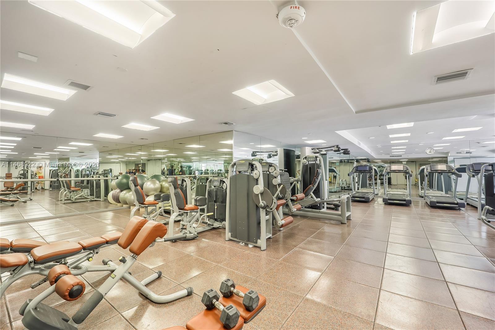 GRAND BAY TOWER CONDO - Residential Lease