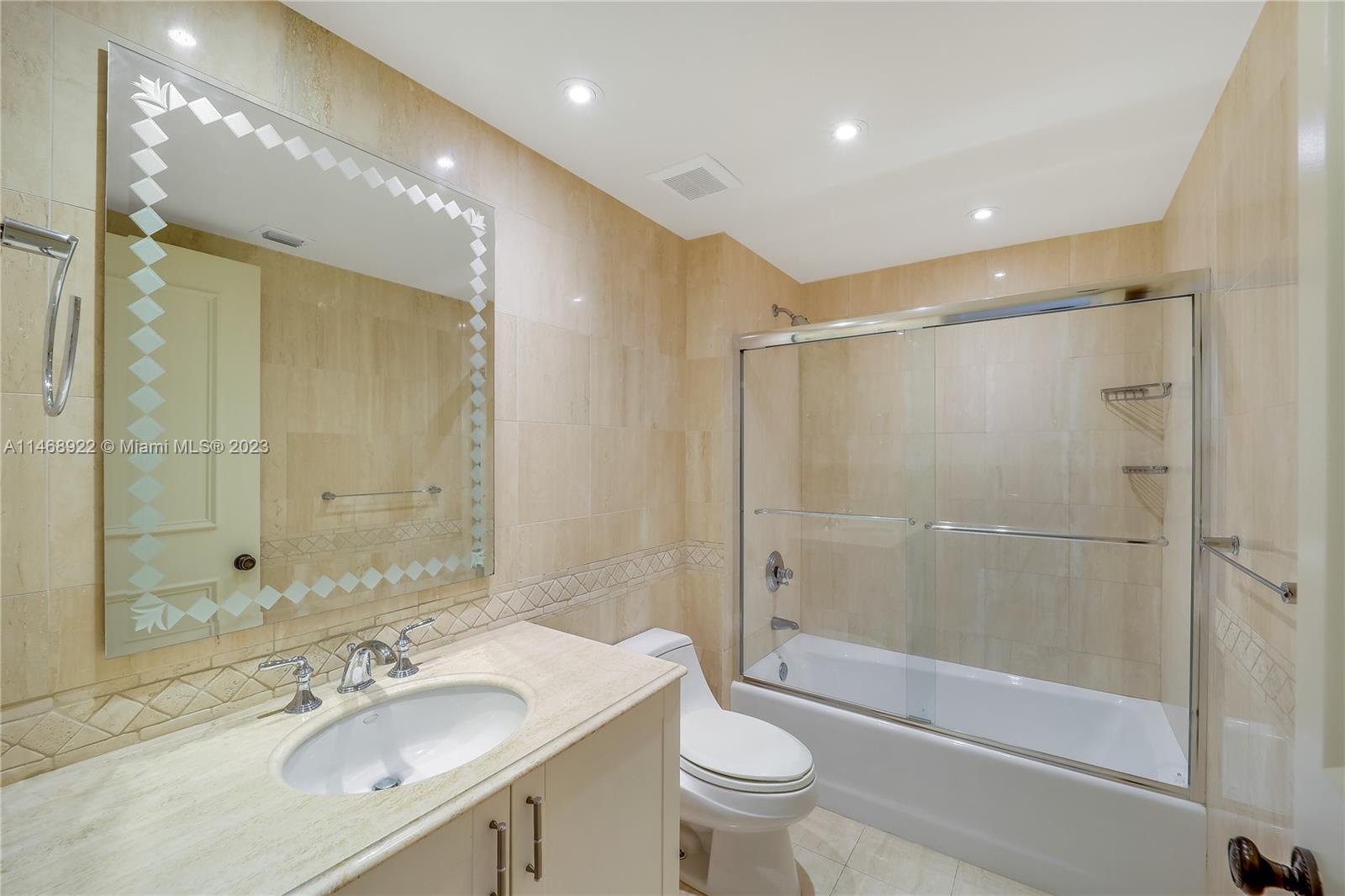 GRAND BAY TOWER CONDO - Residential Lease