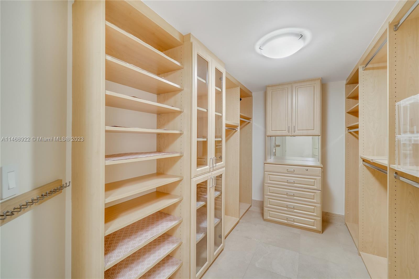 GRAND BAY TOWER CONDO - Residential Lease