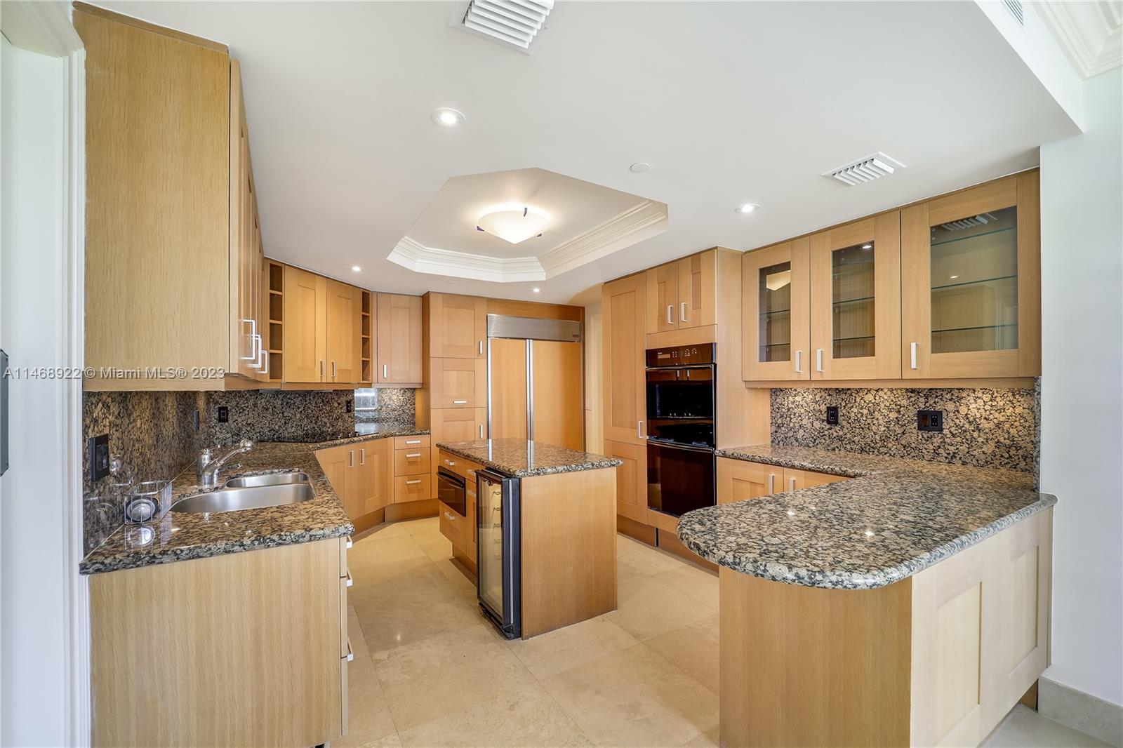 GRAND BAY TOWER CONDO - Residential Lease