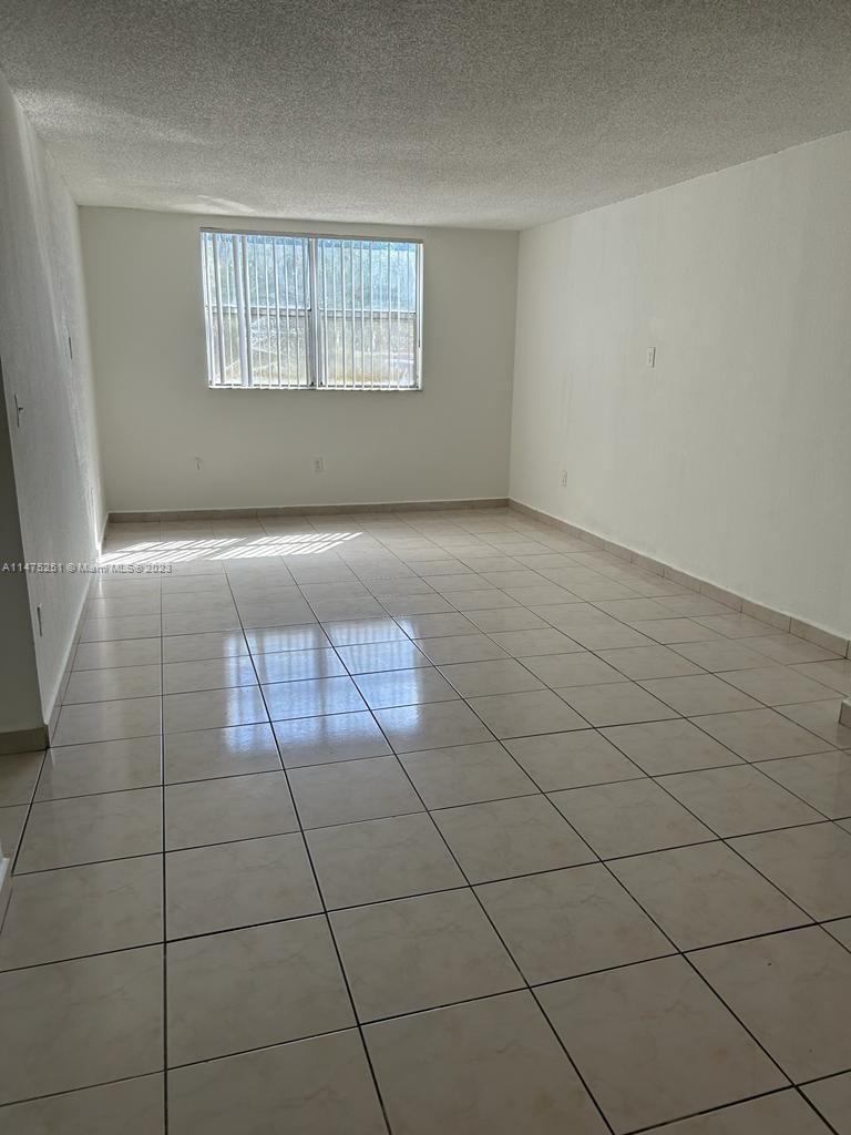 LAS ESTRELLAS CONDO - Residential Lease