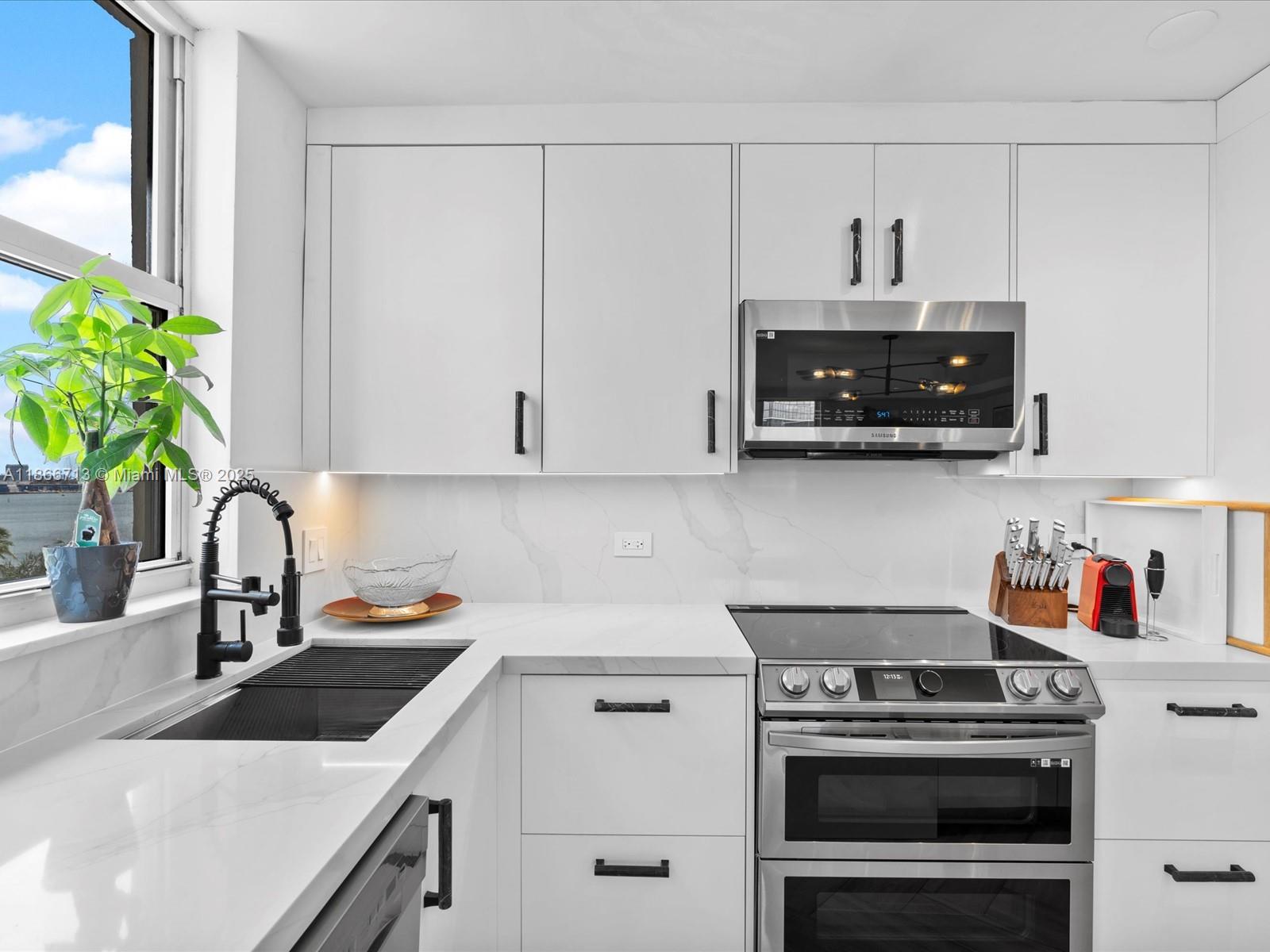 ISOLA CONDO - Residential