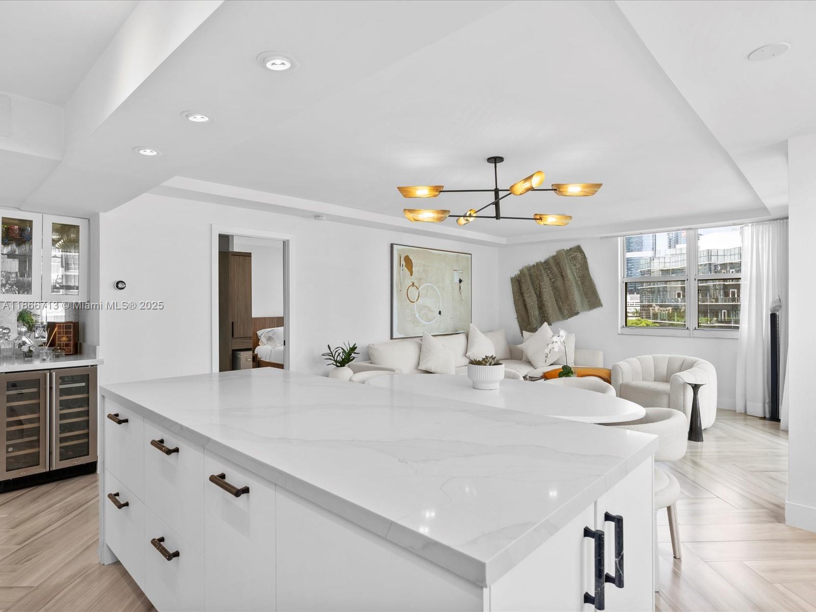 ISOLA CONDO - Residential