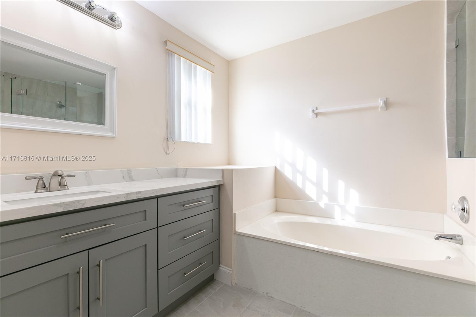 SUNSET PLAZA - Residential Lease