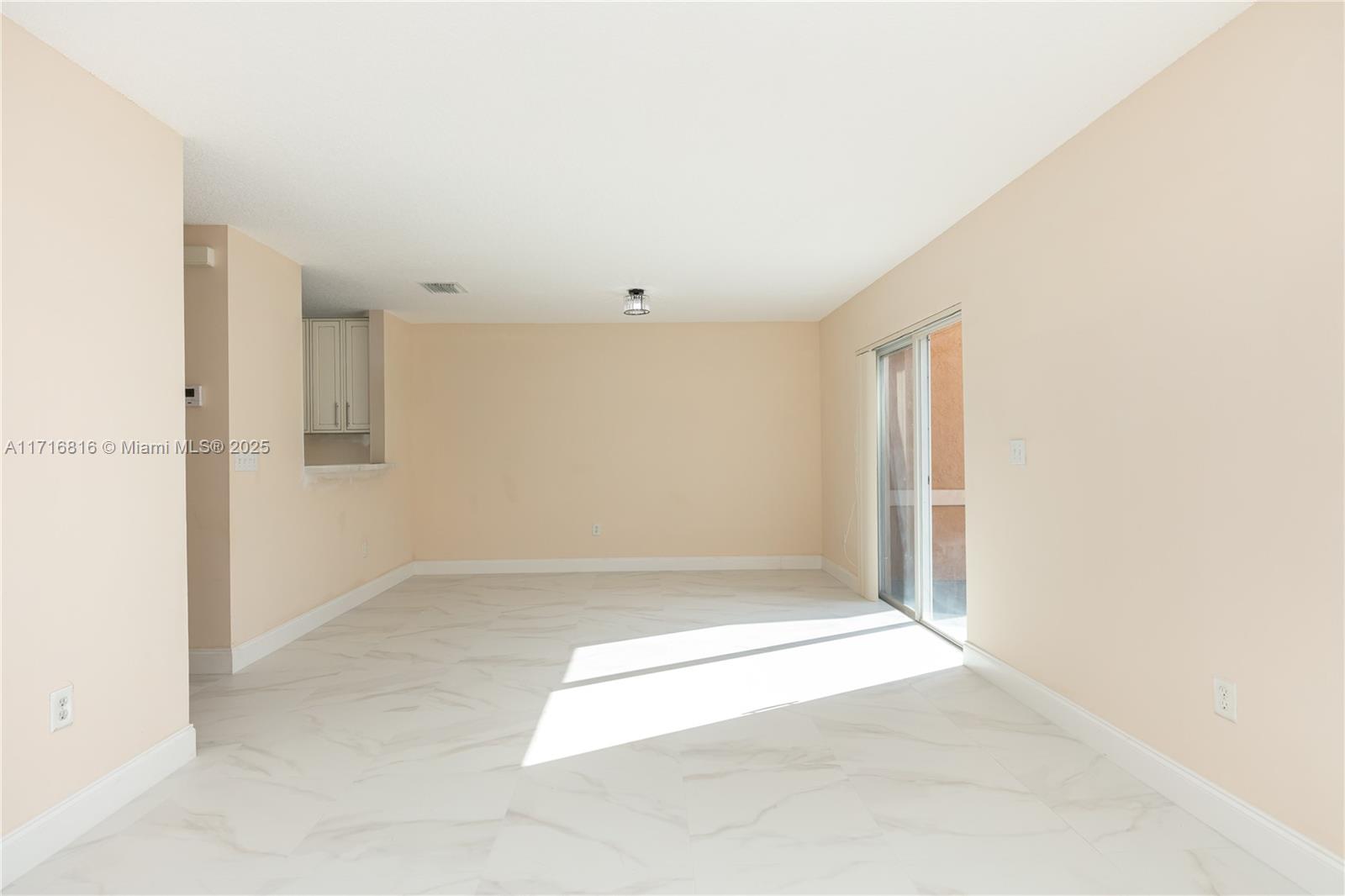 SUNSET PLAZA - Residential Lease
