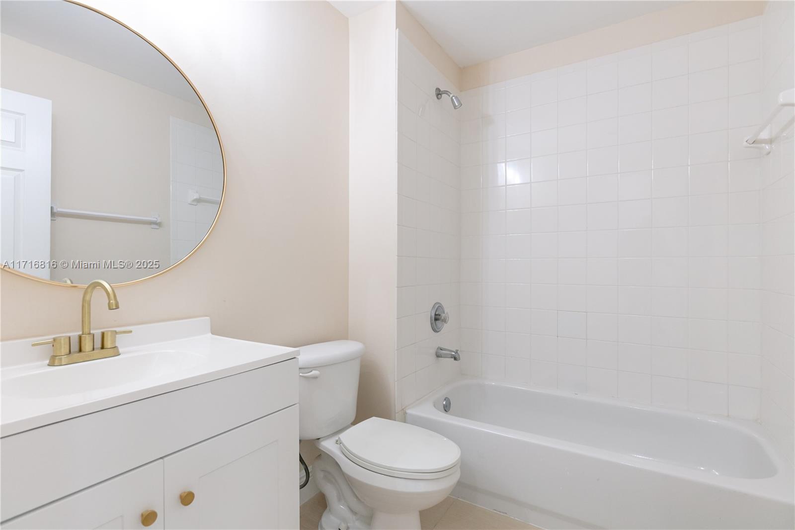 SUNSET PLAZA - Residential Lease