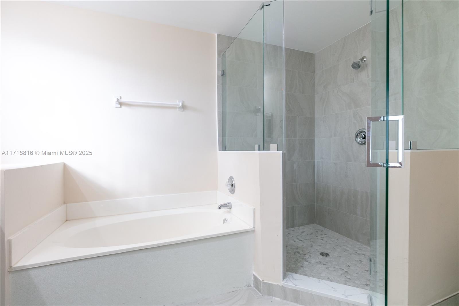 SUNSET PLAZA - Residential Lease