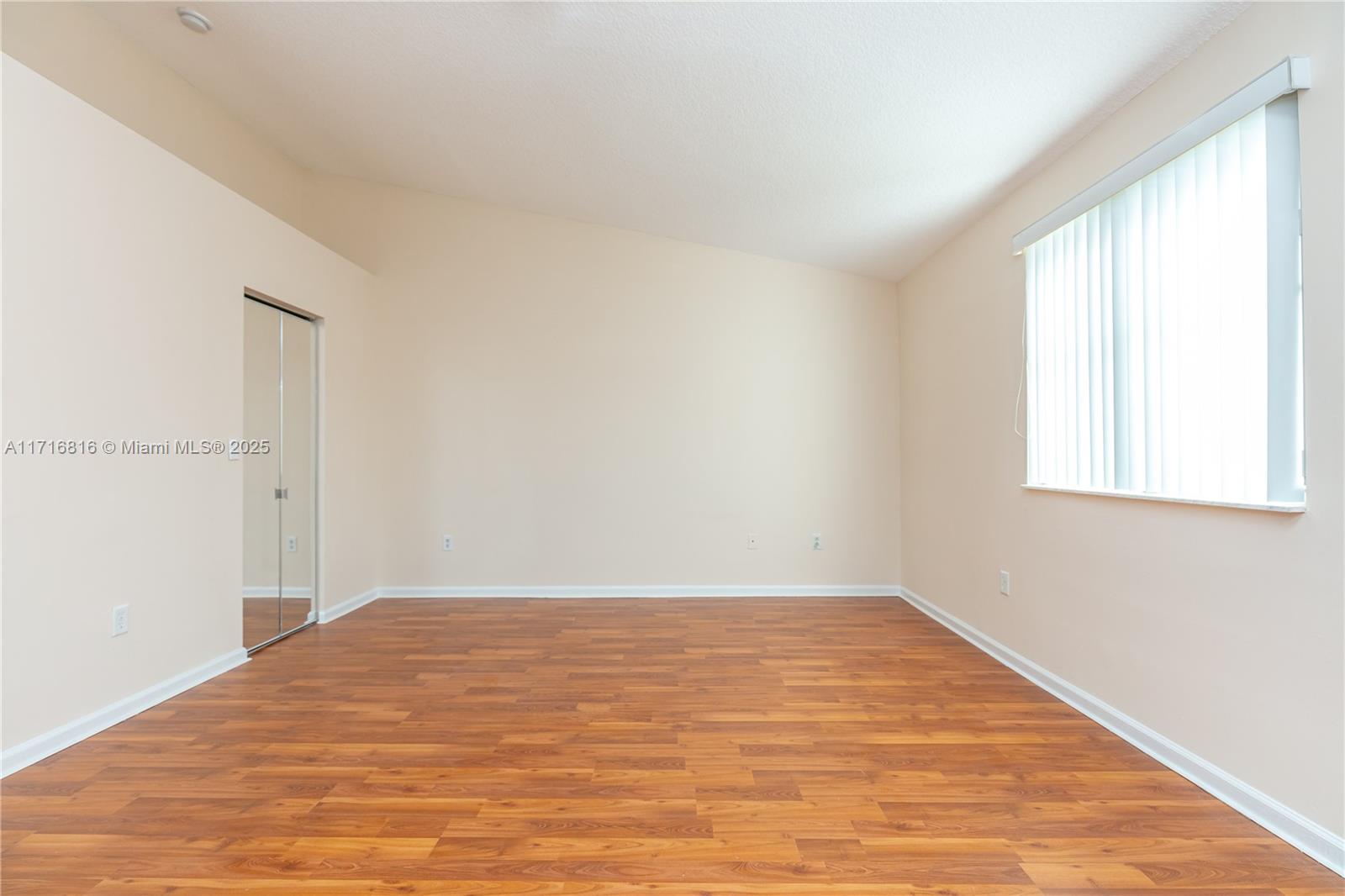 SUNSET PLAZA - Residential Lease