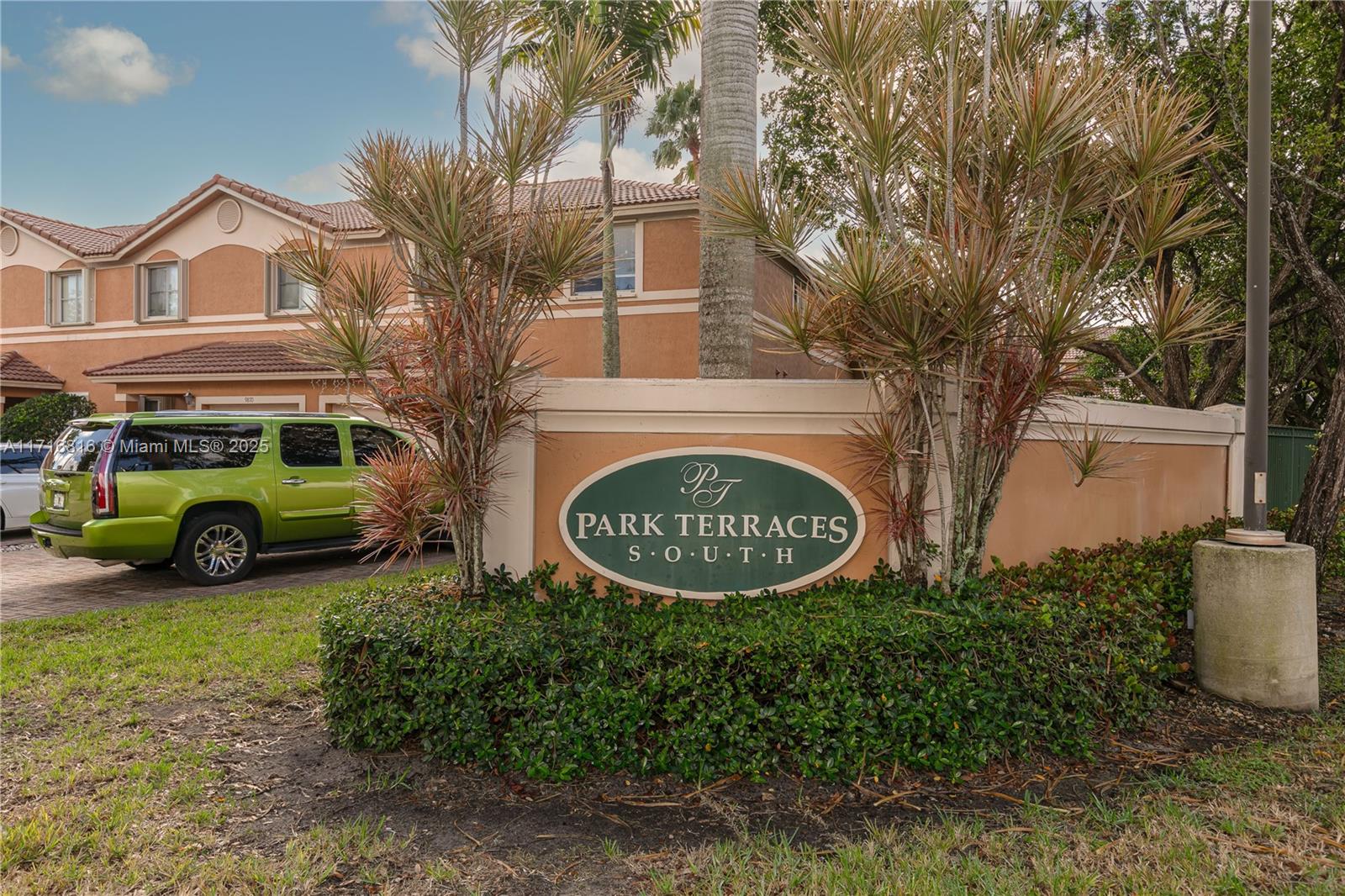 SUNSET PLAZA - Residential Lease