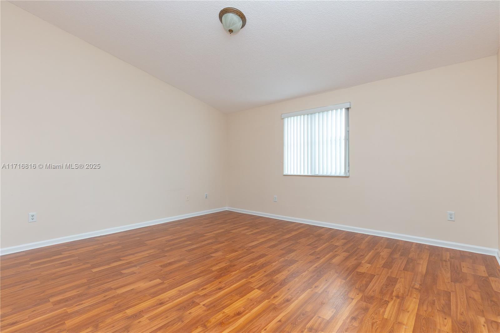 SUNSET PLAZA - Residential Lease