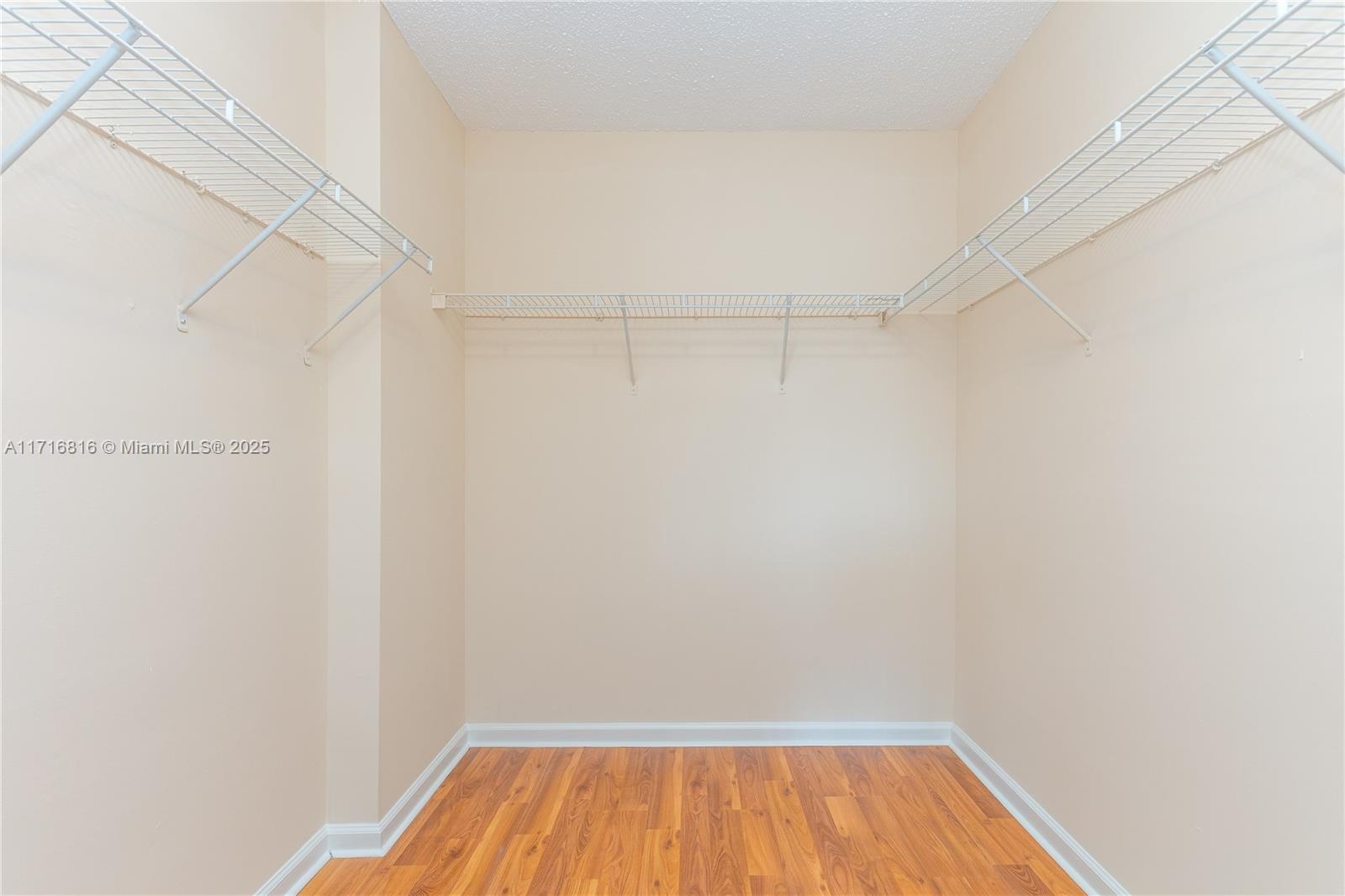 SUNSET PLAZA - Residential Lease