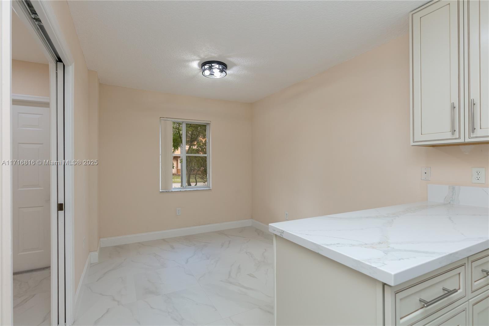 SUNSET PLAZA - Residential Lease