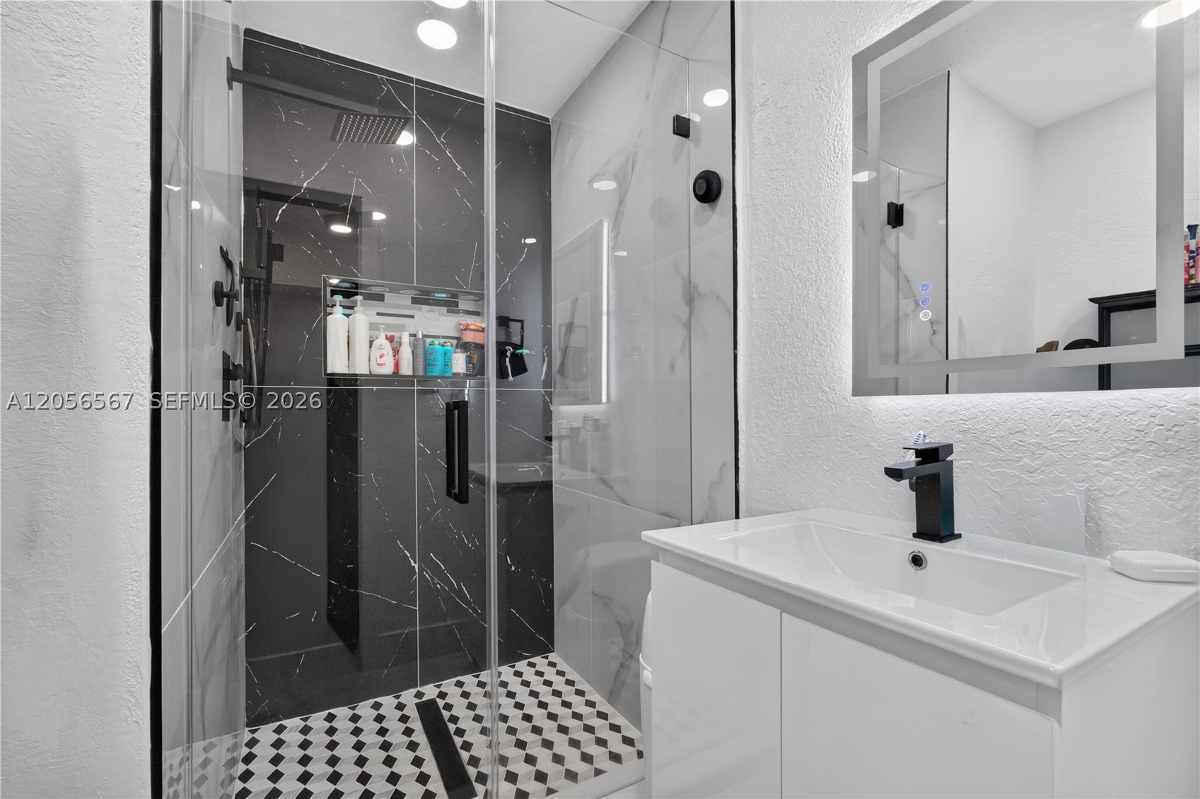 ARROWHEAD COUNTRY CLUB VI - Residential