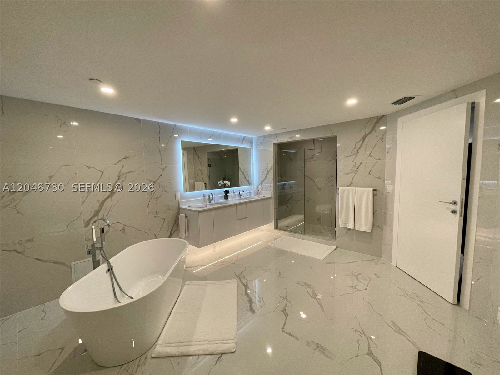 GRAND BAY RESIDENCES CONDO - Residential Lease