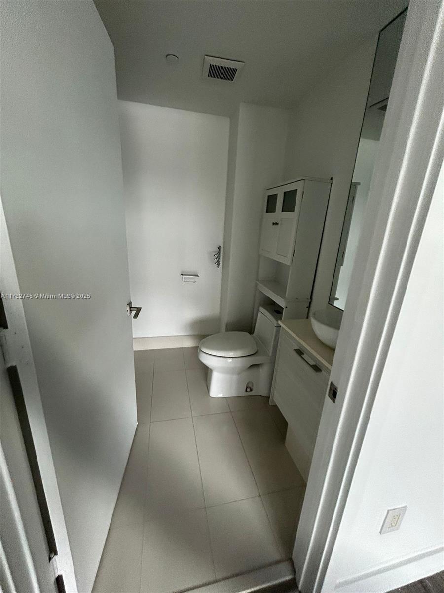PARAISO BAY CONDO - Residential