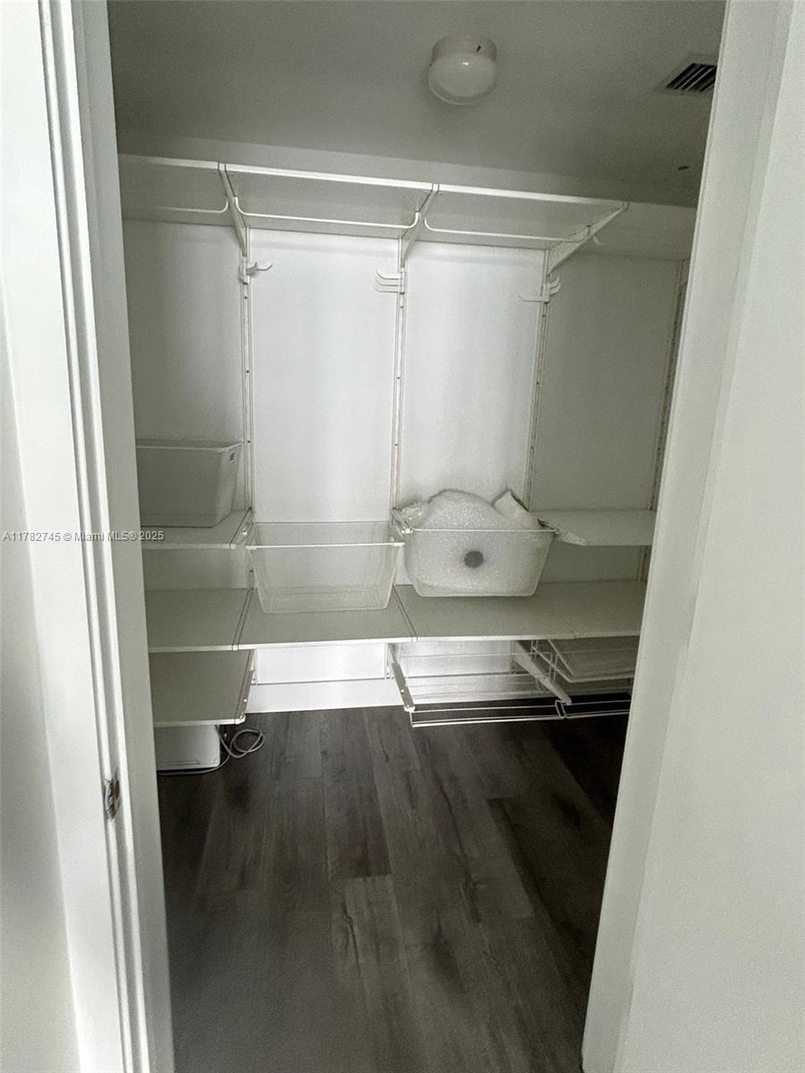 PARAISO BAY CONDO - Residential